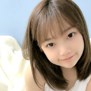 年紀不大短發超可愛萌妹子,奶子堅挺,蕾絲邊可愛小內內下毛毛挺濃密[MP4/907M]