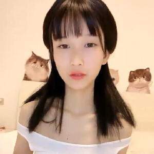 居家爆艹齐刘海OO后小女友,妹子看起来老老实实的,艹起来还真猛[MP4/837M]