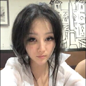 文藝酒店和漂亮女友啪啪,穿上黑絲襪,坐臉上狂吃BB,直呼好過癮啊[MP4/537M]