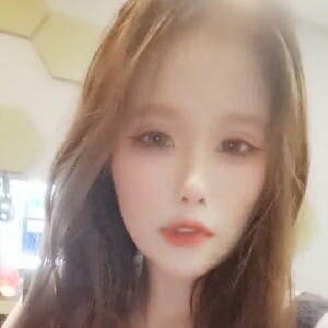 網癮少女王者榮耀大廳裏CPDD,勾引附近小哥來啪啪,小哥還挺謹慎,怕仙人跳[MP4/1G]