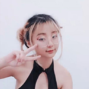 微胖可爱OO后眼镜娘,情趣内衣,坐在上面动,奶子太坚挺了,发育真好[MP4/465M]