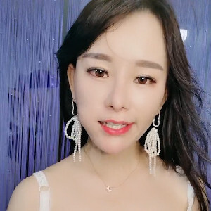 性感红唇美乳轻熟女阿姨,身子熟透了,肚子有点小赘肉,此等佳人最好艹[MP4/586M]