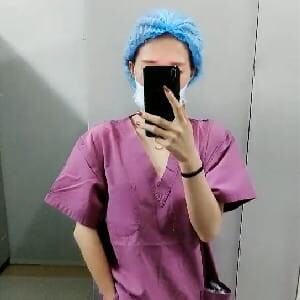 某地三甲醫院骨科手術室少婦護士上班期間兼職果聊,刷了禮物更衣間露B大秀[MP4/793M]