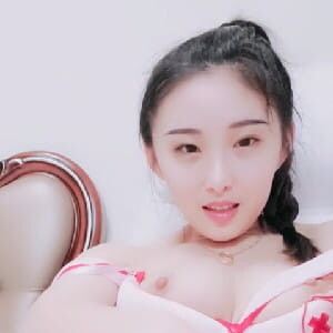 笑起來好甜精致美少婦,水太多了,沒摸幾下,小茓全是水[MP4/940M]