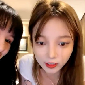 早早辍学纹身混社会小太妹和好闺蜜一起下海,浴室玩BB,不断拍打[MP4/938M]