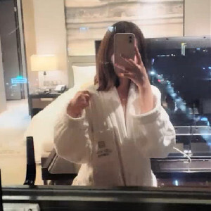 短发OO后童颜大学妹子报答榜一土豪大哥,越好地方开好房洗干净等大哥来艹[MP4/432M]