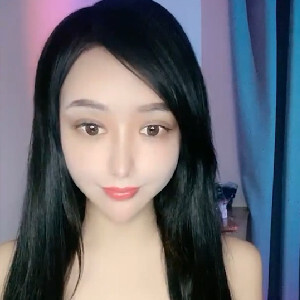 大奶女神黑衣黑裙气质表表,豪乳肥B,我被你们的下面都湿了[MP4/910M]