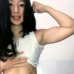 健身房美女教練大膽下海,秀健碩肌肉,健美褲上分泌的全是黃色愛液[MP4/521M]