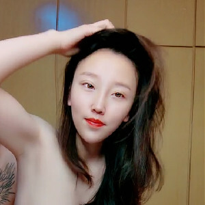 甜美小少婦臊勁十足,兩個大哥輪番上陣都無法滿足,蜜桃臀後入[MP4/457M]