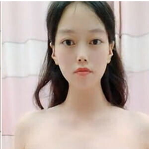 孕婦也要X生活,身懷六甲美少婦更有女人味了,乳暈又黑又大,和老公小心插入啪[MP4/321M]