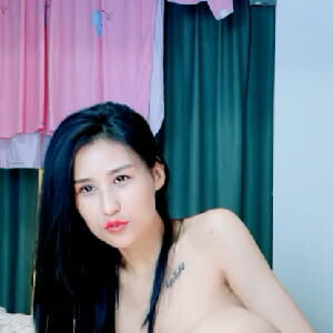 妹子很愛吃精液,不斷擼男友大J8,用嘴隨時準備接住,幹完小茓還要吃[MP4/435M]