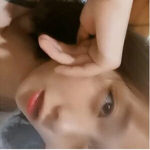 當代大學生人間真實,醫學院大二短發清純小師妹寢室背著室友偷偷果聊[MP4/785M]