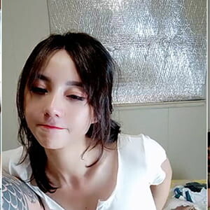 高顏值烈焰紅唇小姨子和社會姐夫激情啪啪,臀部好會扭,在大哥身上像蛇壹樣[MP4/943M]