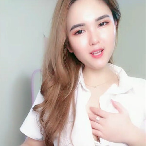 大奶染黃發小少婦,乳暈好大好大,還是粉色的,十分敏感[MP4/582M]