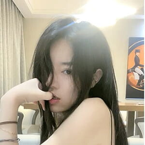 高顏值女神小姐姐綠轉黃了,奶子堅挺,曾經榜壹大哥花多少錢才能看到[MP4/623M]