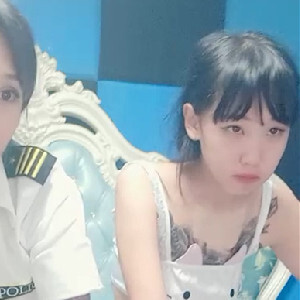 混社會的大哥太性福,花臂OO後社會小太妹任意享用,倆妹子輪番上去主動動[MP4/1G]