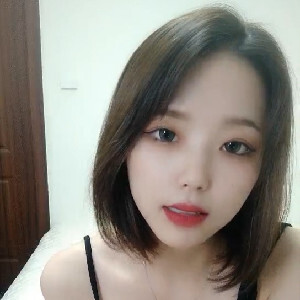 短發青春甜美小姐姐初下海,誘人曼妙身體,男友扶著屁股慢慢插入[MP4/251M]