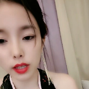 妳就把我想象成妳的老婆,在妳身上蕩漾,極品紅唇臊婦,太浪了[MP4/460M]