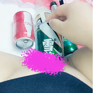 異物插入!無敵大B肥女,易拉罐、啤酒瓶各種瓶瓶罐罐全插入,老黑都不能滿足[MP4/898M]