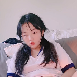 聲音甜美雙馬尾可愛軟萌妹,小茓水潤,近距離特寫.嚶嚶嚶地呻吟聲好酥[MP4/691M]