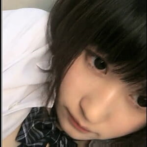 父母不在家,短發OO後鄰家妹妹背著父母玩果聊,滿臉洋溢著青春,好純好純[MP4/342M]