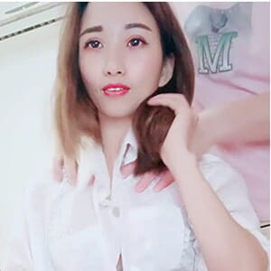 紅唇黑絲少婦輕度SM,滴蠟誘惑,滴完身體直發抖,好臊的少婦[MP4/1G]