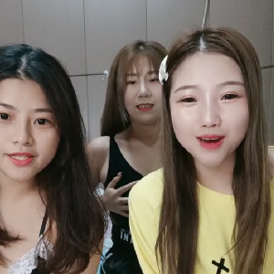 長相甜美純情OO後三姐妹會所兼職,被紋身眼鏡小哥爆艹,站立慢慢插[MP4/560M]