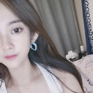 高顏值女神級美女內內都懶得脫了,直接扒到壹邊紫薇,流了好多水[MP4/1G]