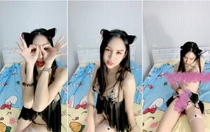 身材纖瘦高顏值俏皮小姐姐,骨感美,被兩大哥輪番上陣狂艹[MP4/725M]