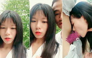 高顏值漂亮美少婦和情人山中野戰,極品少婦,有顏值有身材[MP4/650M]