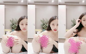 無敵清純可愛童顏姐妹花齊下海,翹著屁股被姐妹掰開,黑洞壹般神秘[MP4/670M]