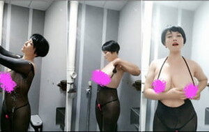 熟女誘惑,豐滿短發40多歲阿姨,身體豐滿,奶子碩大,熟透了,這樣的身體妳愛了嗎[MP4/631M]