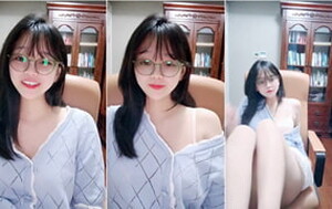 父母的掌聲明珠,老師眼中的乖乖女,舞蹈系文藝女在爸爸書房偷偷下海[MP4/828M]