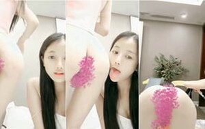 說話嗲聲嗲氣可愛學生妹姐妹,身體白皙,出水芙蓉壹般純凈[MP4/754M]