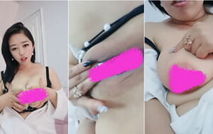 爆乳美少婦,身材豐潤,生過孩子奶子真不小,乳暈好大,保養不錯,還很有彈性[MP4/312M]