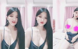 只聽聲音還以為是電臺裏的知心大姐姐,看了樣子沒想到……聽我聲音妳硬了嗎[MP4/742M]