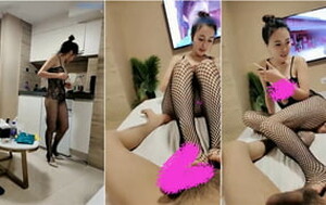 氣質人妻單身公寓和眼鏡男褕情,老公沒下班,晚點回去還要被他幹[MP4/458M]