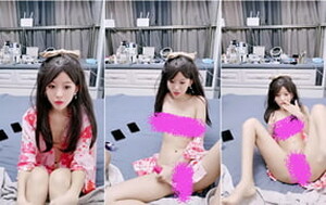 身材嬌小玲瓏氣質美女和男友居家啪啪,女上位像打樁機壹樣快速抽送[MP4/651M]