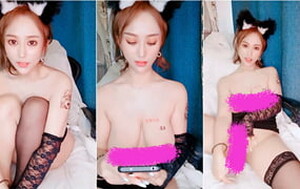 高顏值黃發少婦,奶子被兒子嘬太多下垂了,情趣貓耳朵幽會[MP4/256M]