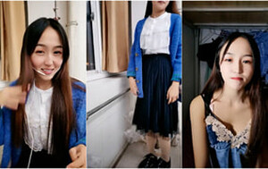 藝術院校極品在校大學生課堂上玩露出,前面同學上自習,自己褕褕玩,回了寢室露嫩鮑[MP4/1G]