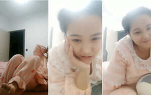 年輕居家小情侶深夜啪啪,妹子太瘦了,幹起來都紮人,女上位主動幹[MP4/810M]