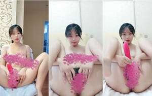 臉龐圓潤肉肉的妹子,毛毛十分濃密厚重,毛多欲望大[MP4/659M]