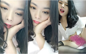 大屁股白襯衫性感嫂子,老公不在,居家撩騷,小茓黝黑戰鬥力十足[MP4/222M]