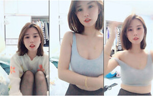 短發居家酒窩少婦,黑色絲襪撫摸肥臀,此等尤物老公不配壹人獨享[MP4/343M]