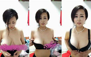 阿姨四十歲,38D罩杯大奶離異熟女,身體豐潤充滿女人獨特的魅力[MP4/469M]