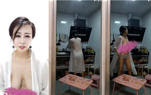 阿姨四十歲,頭發盤起來風韻猶存,奶子碩大有點下垂,這就是熟女的味道[MP4/511M]