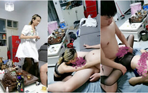 新婚小夫妻居家啪啪,中途閨蜜打來視頻語音,聽出不多,非要看[MP4/486M]