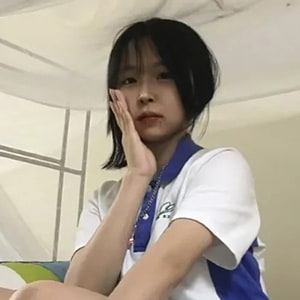 非喜勿入！足控福利，套路大神發紅包哄騙眾多大學妹子拍嫩腳，有些妹子酥胸嫩鮑也被看光光991P+277V-8.7G