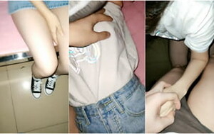 校外出租屋爆插00後眼鏡學生娘,棉襪、牛仔短裙,渾身散發青春的味道[MP4/248M]