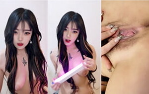 嬰兒肥甜美童顏可愛軟妹子,身材肉肉的,隨著音樂社會搖[MP4/816M]